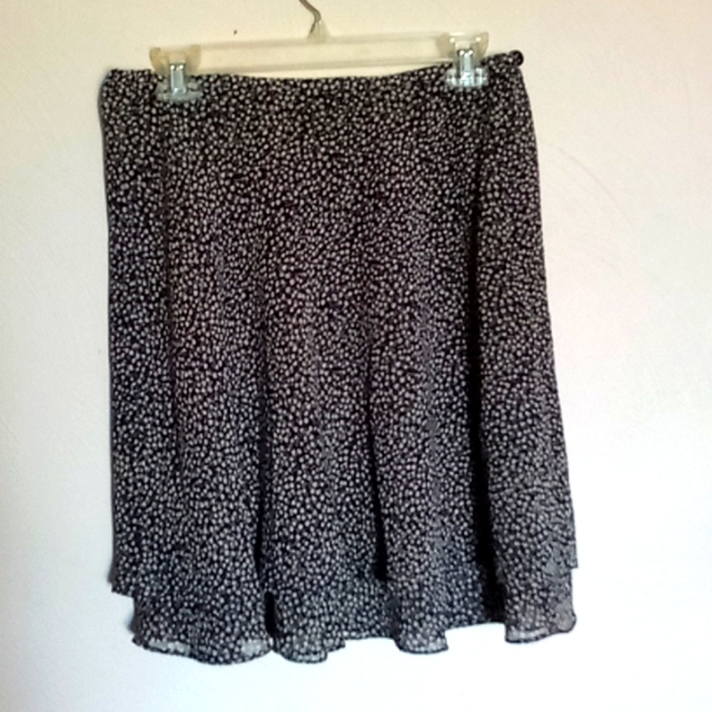 Express skirt. Black and tan Size M